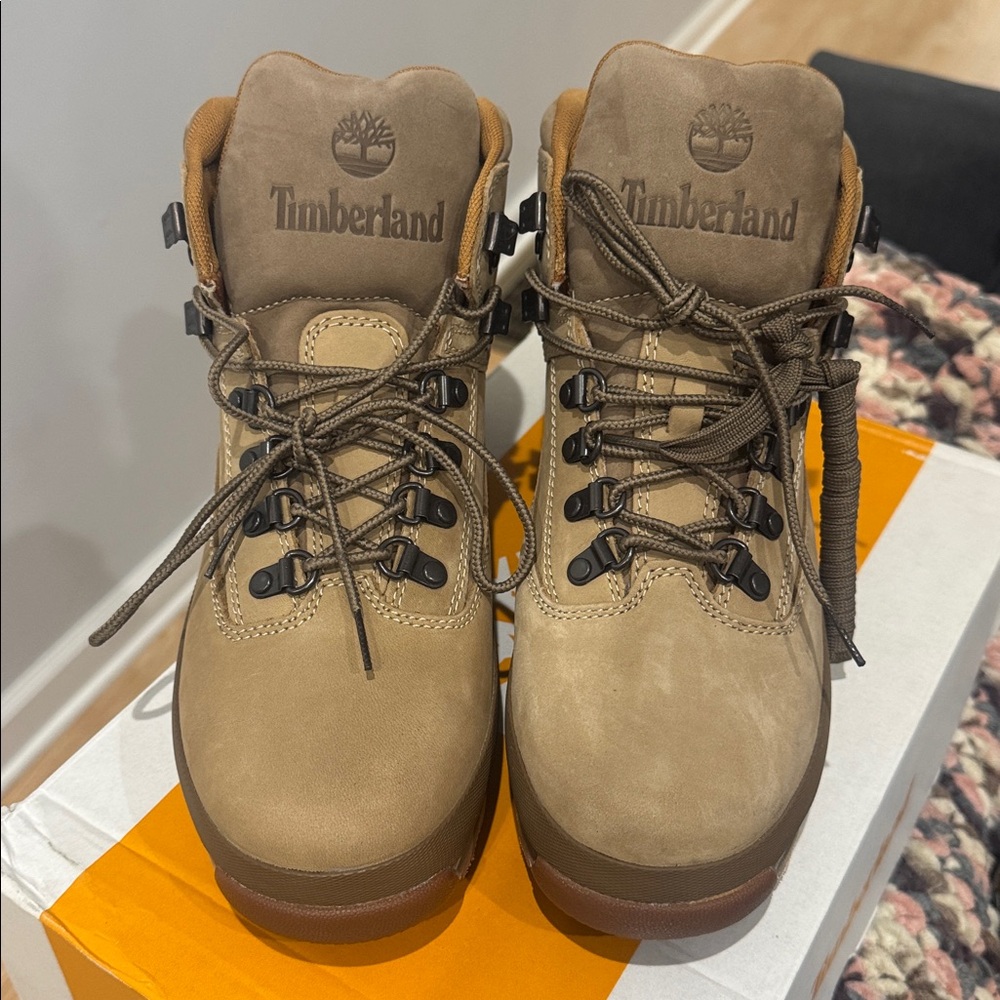 Timberland Euro Hiker Mid Boot MENS 8.5/WOMENS 10 NWT
